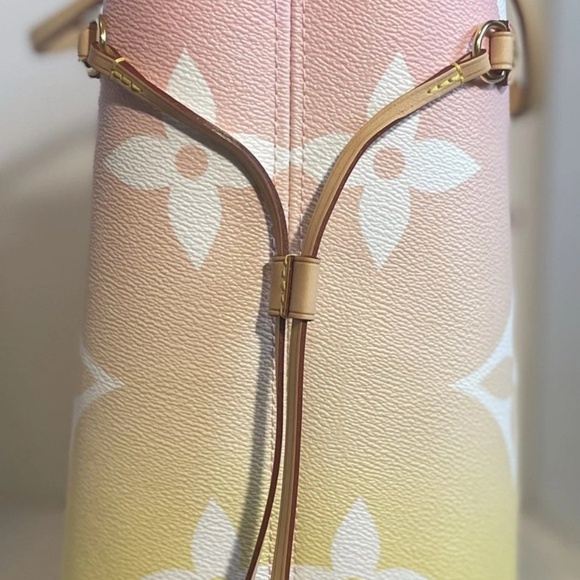 Louis Vuitton By the Pool Neverfull - Picture 5 of 10